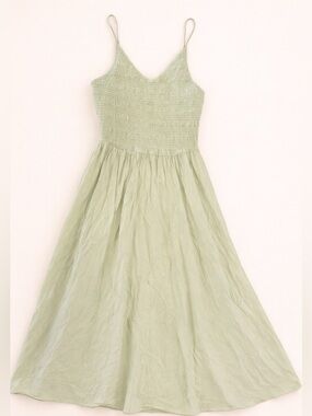 Suzy Shier Women’s L Smocked Cami Midi Dress in ‘Dynasty’ (Light Sage Green)